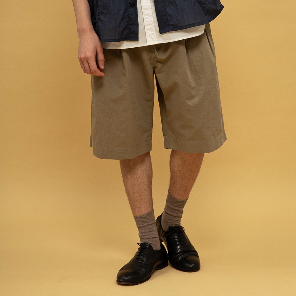 [Rough Side]  23SS Easy Pleate Shorts Mud